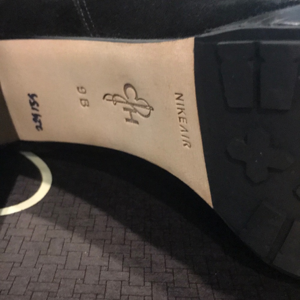 Cole Hann (NikeAir) Suede bootie - Picture 4 of 6